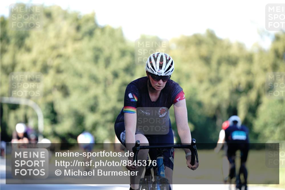 07.09.2025 - 19. Norderstedt Triathlon Michael Burmester http://msf.ph/oto/8845376 07.09.2025 16:05:01 Radfahren 548, 1515, 1557 meine-sportfotos.de