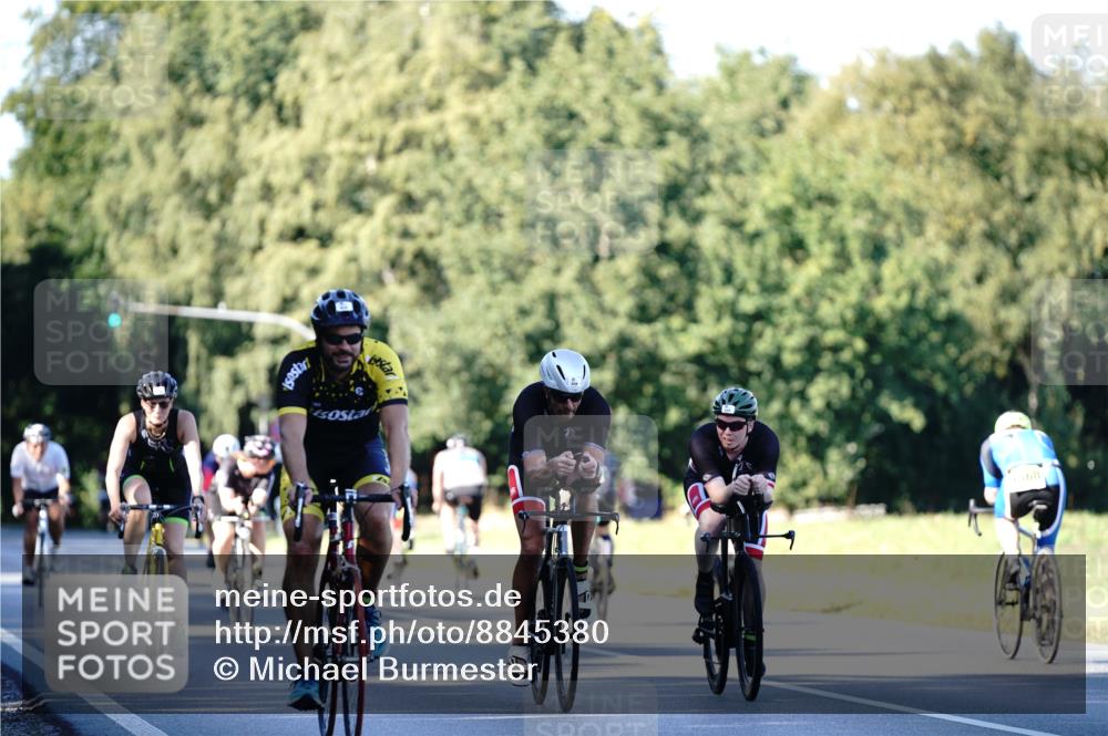 07.09.2025 - 19. Norderstedt Triathlon Michael Burmester http://msf.ph/oto/8845380 07.09.2025 16:05:03 Radfahren 548, 549, 935, 1093, 1096, 1557 meine-sportfotos.de