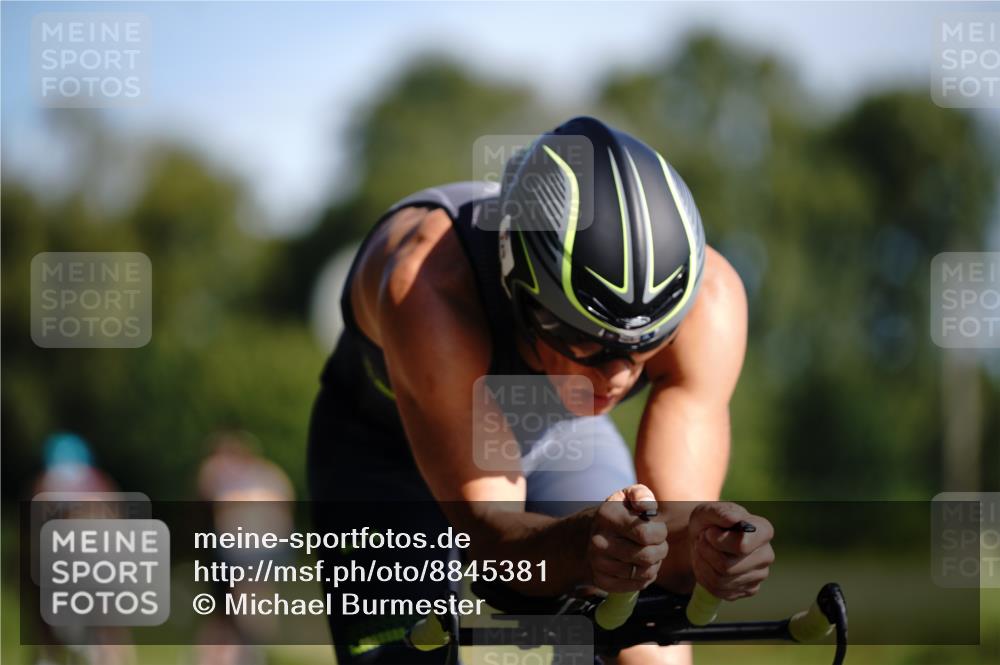 07.09.2025 - 19. Norderstedt Triathlon Michael Burmester http://msf.ph/oto/8845381 07.09.2025 11:03:06 Radfahren 225 meine-sportfotos.de