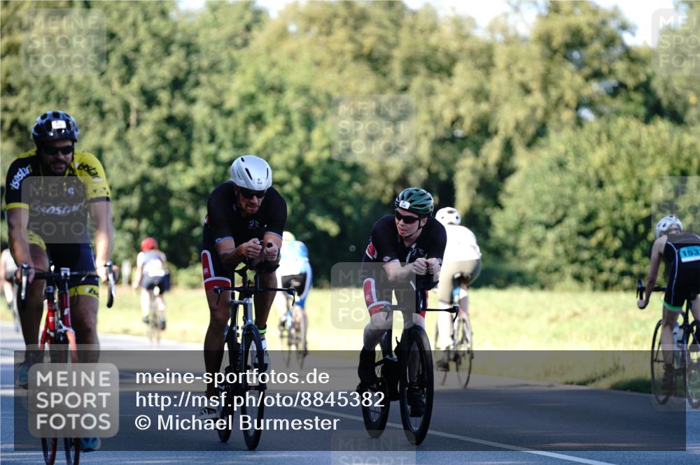 07.09.2025 - 19. Norderstedt Triathlon Michael Burmester http://msf.ph/oto/8845382 07.09.2025 16:05:03 Radfahren 548, 549, 935, 1093, 1096, 1557 meine-sportfotos.de