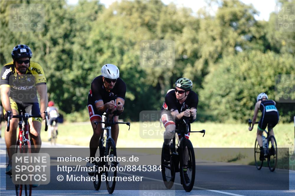 07.09.2025 - 19. Norderstedt Triathlon Michael Burmester http://msf.ph/oto/8845384 07.09.2025 16:05:03 Radfahren 548, 549, 935, 1093, 1096, 1557 meine-sportfotos.de