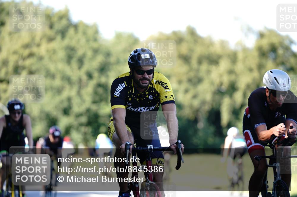 07.09.2025 - 19. Norderstedt Triathlon Michael Burmester http://msf.ph/oto/8845386 07.09.2025 16:05:04 Radfahren 548, 549, 935, 1093, 1096, 1539, 1557 meine-sportfotos.de