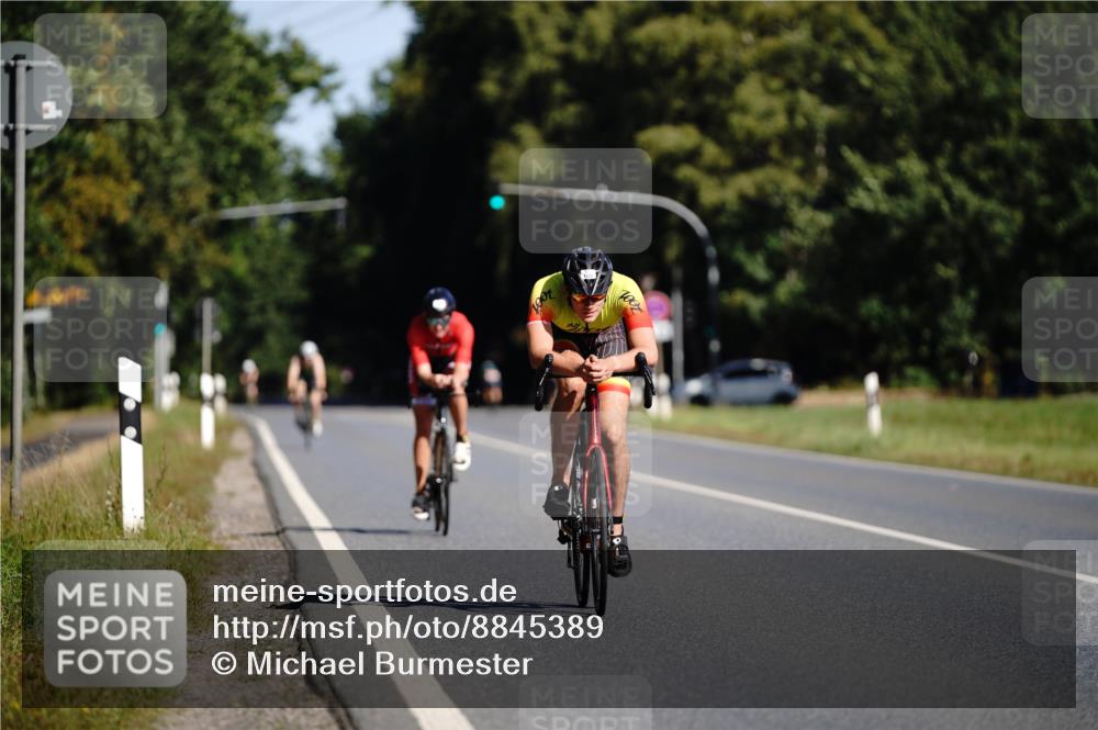 07.09.2025 - 19. Norderstedt Triathlon Michael Burmester http://msf.ph/oto/8845389 07.09.2025 11:03:17 Radfahren 231, 1168, 1335 meine-sportfotos.de