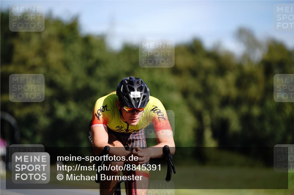 07.09.2025 - 19. Norderstedt Triathlon Michael Burmester http://msf.ph/oto/8845391 07.09.2025 11:03:18 Radfahren 231, 1168, 1335 meine-sportfotos.de