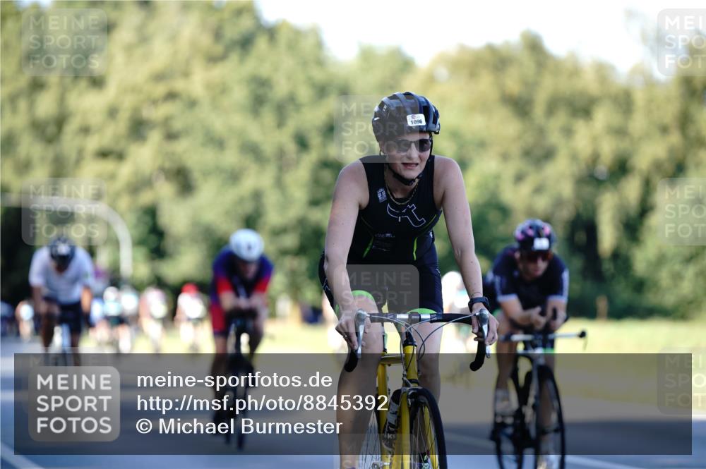 07.09.2025 - 19. Norderstedt Triathlon Michael Burmester http://msf.ph/oto/8845392 07.09.2025 16:05:05 Radfahren 548, 549, 935, 955, 1093, 1096, 1539, 1557 meine-sportfotos.de