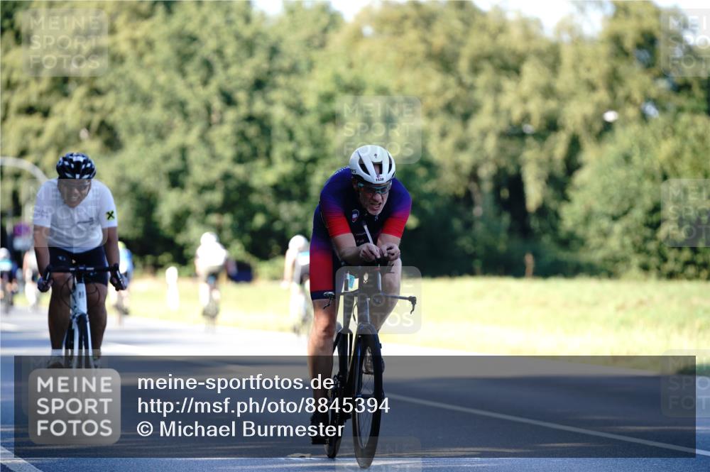 07.09.2025 - 19. Norderstedt Triathlon Michael Burmester http://msf.ph/oto/8845394 07.09.2025 16:05:06 Radfahren 548, 549, 935, 955, 1093, 1096, 1539 meine-sportfotos.de