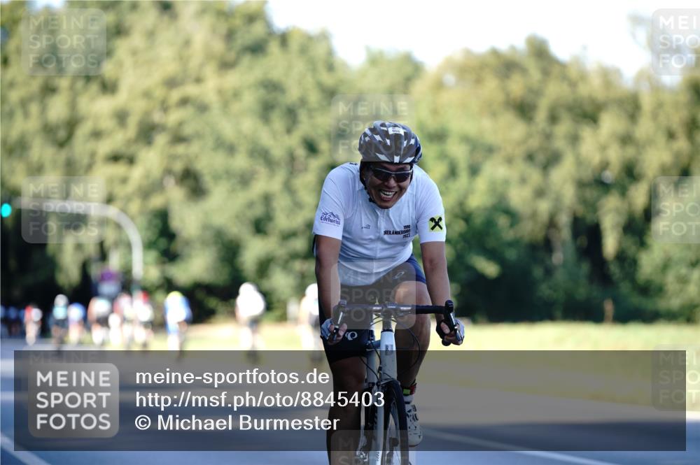 07.09.2025 - 19. Norderstedt Triathlon Michael Burmester http://msf.ph/oto/8845403 07.09.2025 16:05:07 Radfahren 548, 549, 935, 955, 1093, 1096, 1539 meine-sportfotos.de
