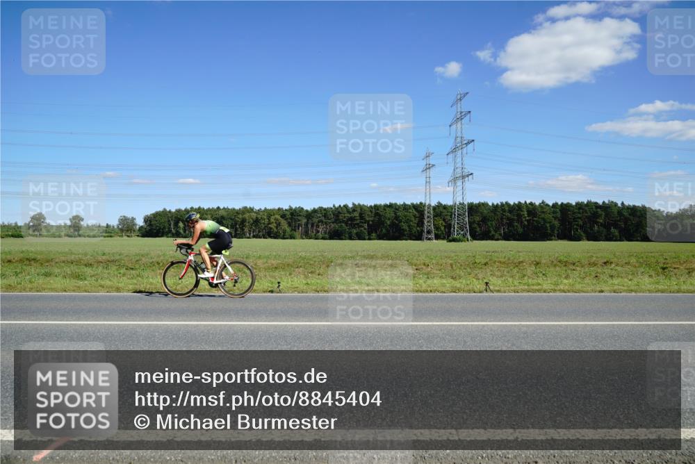 07.09.2025 - 19. Norderstedt Triathlon Michael Burmester http://msf.ph/oto/8845404 07.09.2025 15:00:30 Radfahren 447, 1507 meine-sportfotos.de