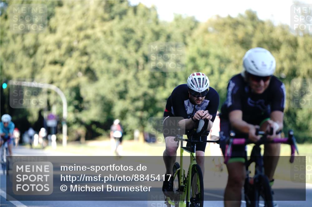 07.09.2025 - 19. Norderstedt Triathlon Michael Burmester http://msf.ph/oto/8845417 07.09.2025 16:05:13 Radfahren 1095, 1618 meine-sportfotos.de
