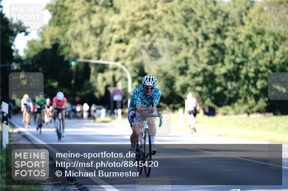 07.09.2025 - 19. Norderstedt Triathlon Michael Burmester http://msf.ph/oto/8845420 07.09.2025 16:05:16 Radfahren 1095, 1432, 1618 meine-sportfotos.de