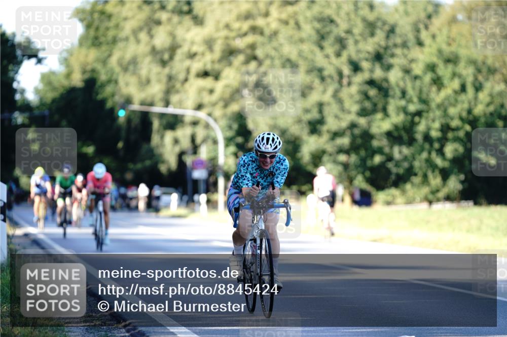 07.09.2025 - 19. Norderstedt Triathlon Michael Burmester http://msf.ph/oto/8845424 07.09.2025 16:05:16 Radfahren 1095, 1432, 1618 meine-sportfotos.de