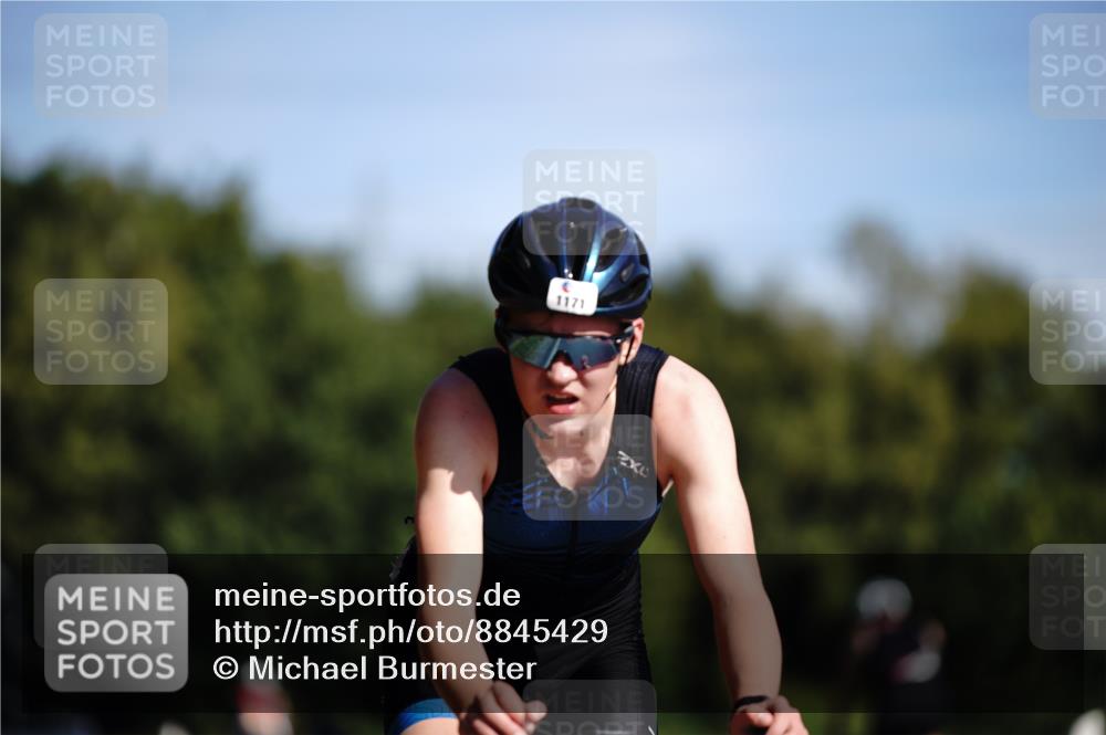 07.09.2025 - 19. Norderstedt Triathlon Michael Burmester http://msf.ph/oto/8845429 07.09.2025 11:03:44 Radfahren 1171 meine-sportfotos.de