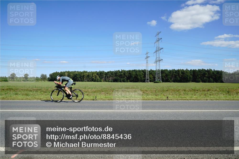 07.09.2025 - 19. Norderstedt Triathlon Michael Burmester http://msf.ph/oto/8845436 07.09.2025 15:00:42 Radfahren  meine-sportfotos.de