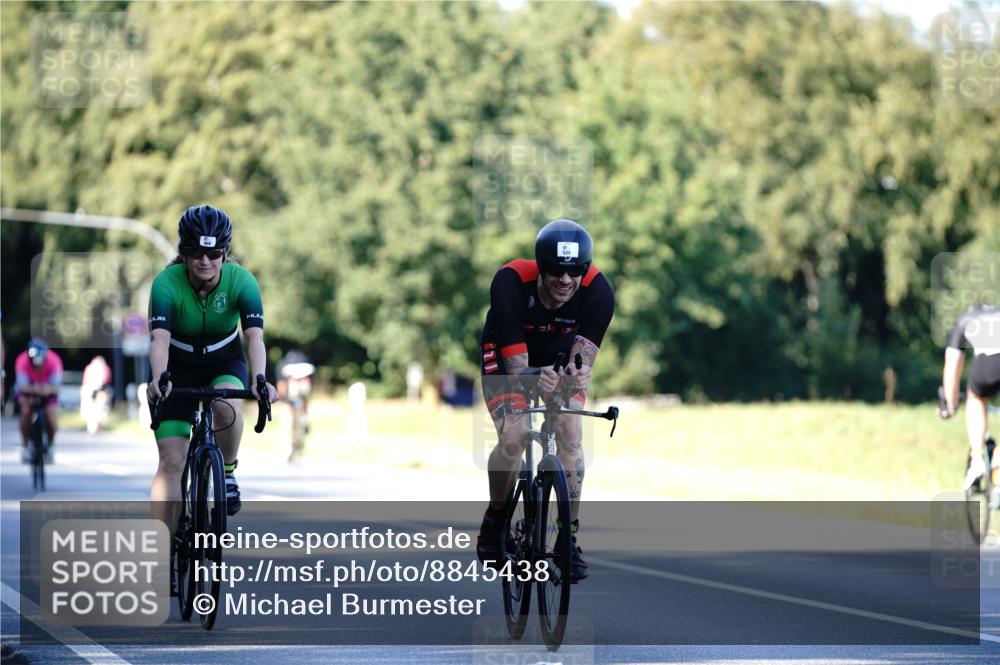 07.09.2025 - 19. Norderstedt Triathlon Michael Burmester http://msf.ph/oto/8845438 07.09.2025 16:05:22 Radfahren 466, 525, 897 meine-sportfotos.de