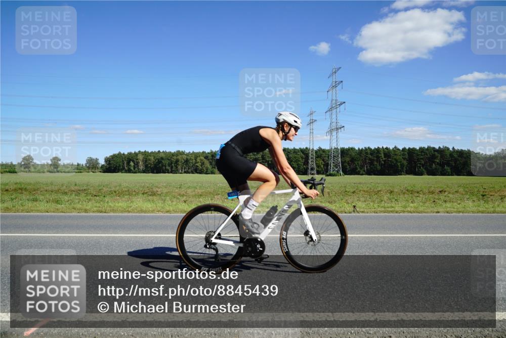 07.09.2025 - 19. Norderstedt Triathlon Michael Burmester http://msf.ph/oto/8845439 07.09.2025 15:00:46 Radfahren 1453 meine-sportfotos.de