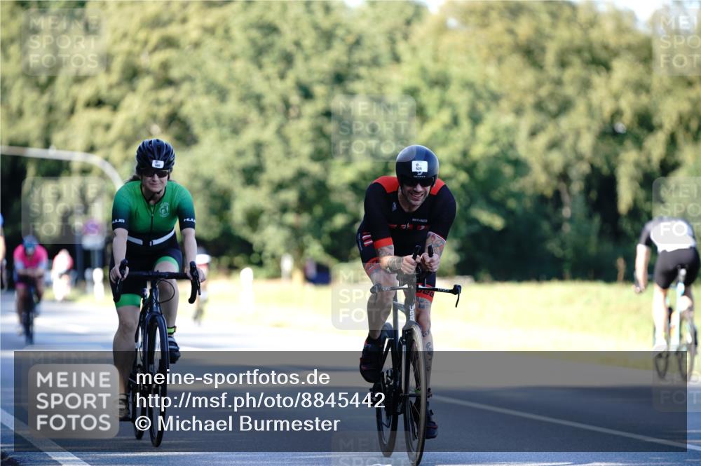07.09.2025 - 19. Norderstedt Triathlon Michael Burmester http://msf.ph/oto/8845442 07.09.2025 16:05:22 Radfahren 466, 525, 897 meine-sportfotos.de