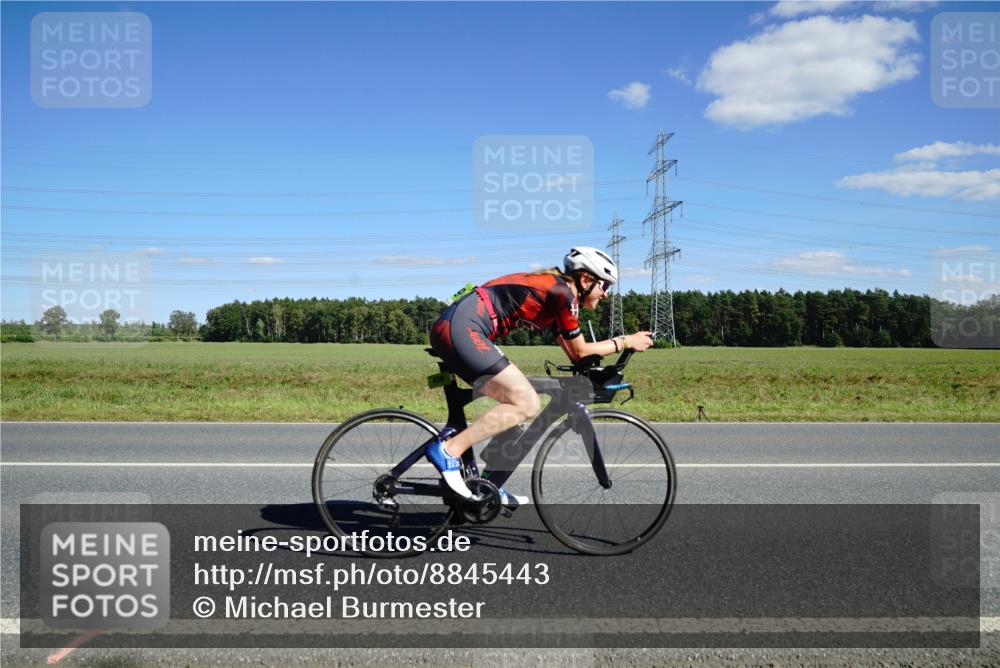 07.09.2025 - 19. Norderstedt Triathlon Michael Burmester http://msf.ph/oto/8845443 07.09.2025 15:00:50 Radfahren 439, 1453, 1489 meine-sportfotos.de