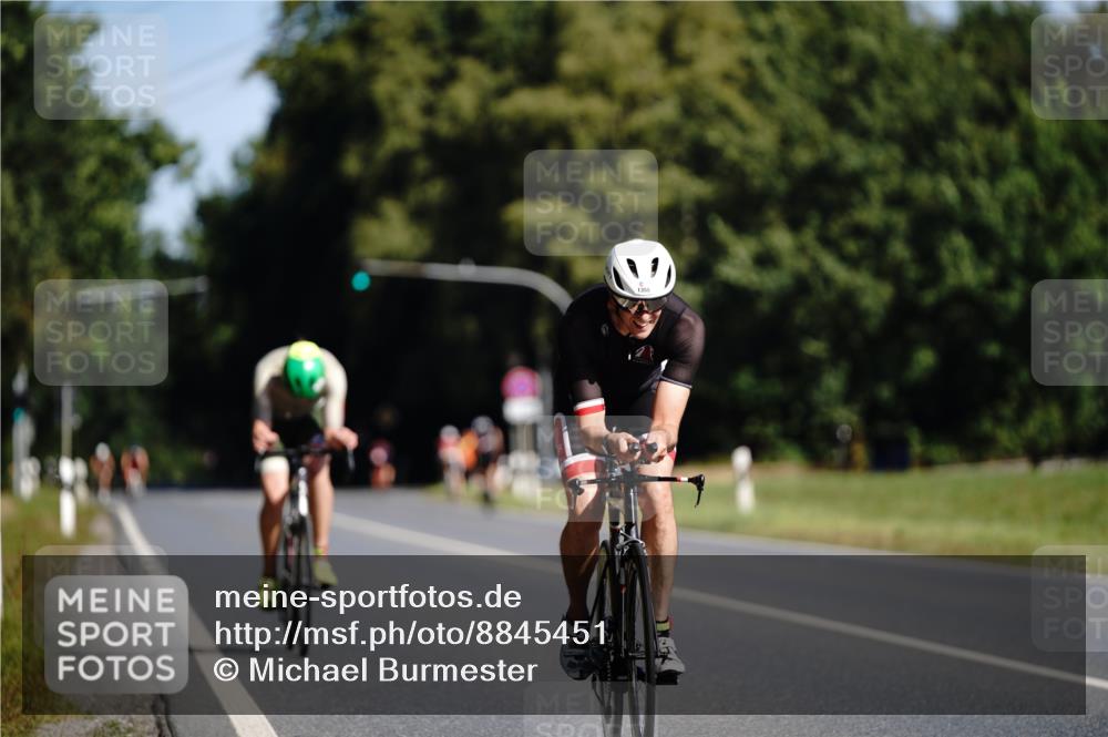 07.09.2025 - 19. Norderstedt Triathlon Michael Burmester http://msf.ph/oto/8845451 07.09.2025 11:03:52 Radfahren 1176, 1188, 1355 meine-sportfotos.de