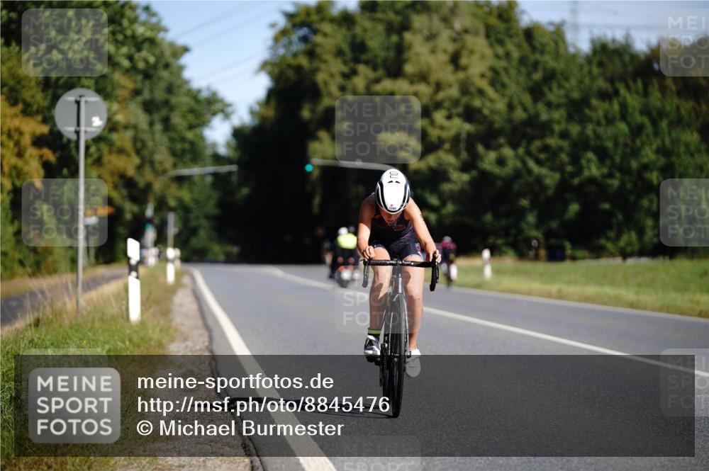 07.09.2025 - 19. Norderstedt Triathlon Michael Burmester http://msf.ph/oto/8845476 07.09.2025 11:04:09 Radfahren 1160, 1196 meine-sportfotos.de