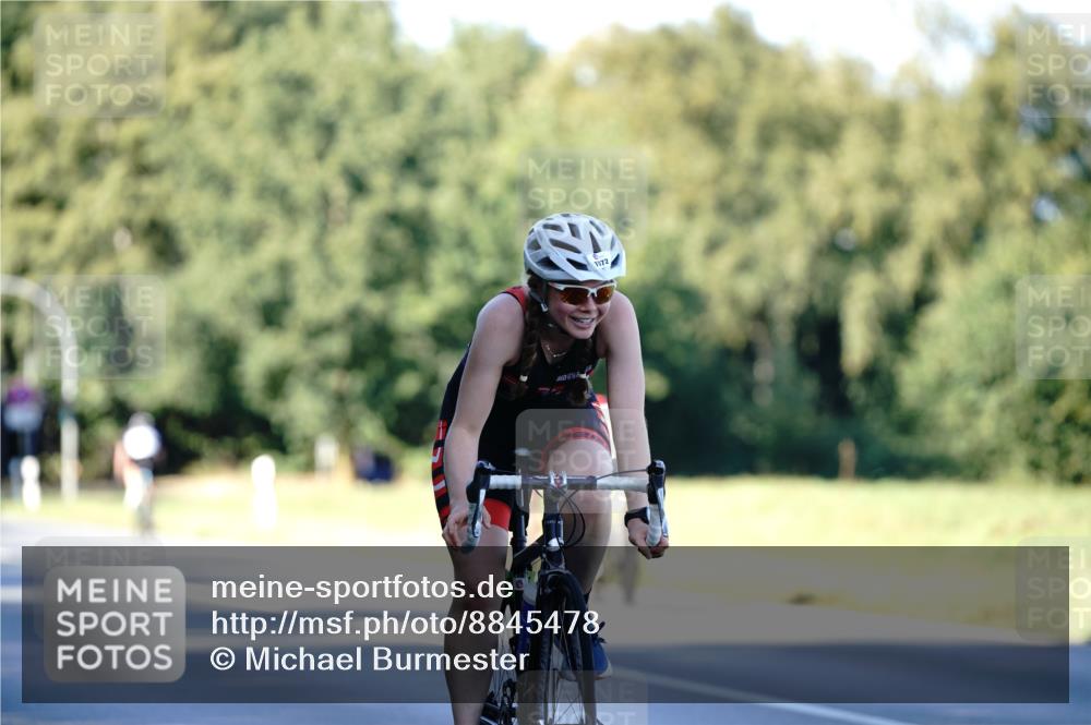 07.09.2025 - 19. Norderstedt Triathlon Michael Burmester http://msf.ph/oto/8845478 07.09.2025 16:05:27 Radfahren 466, 546, 1053, 1072, 1091, 1446 meine-sportfotos.de