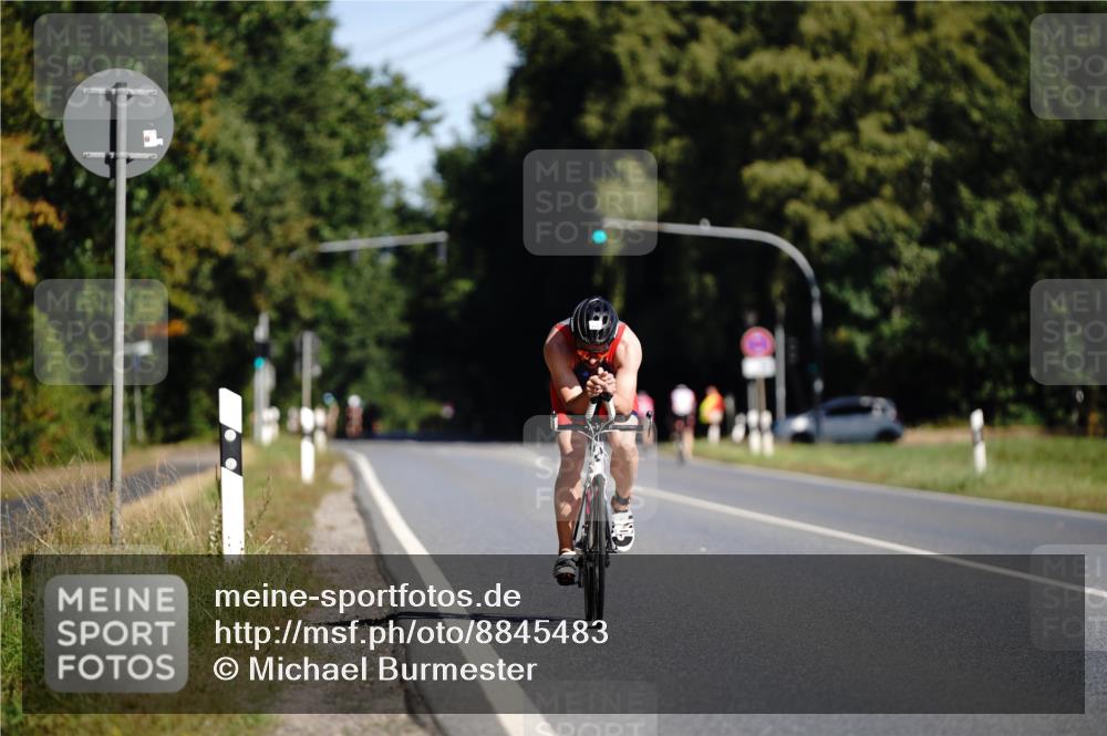 07.09.2025 - 19. Norderstedt Triathlon Michael Burmester http://msf.ph/oto/8845483 07.09.2025 11:04:54 Radfahren 238 meine-sportfotos.de