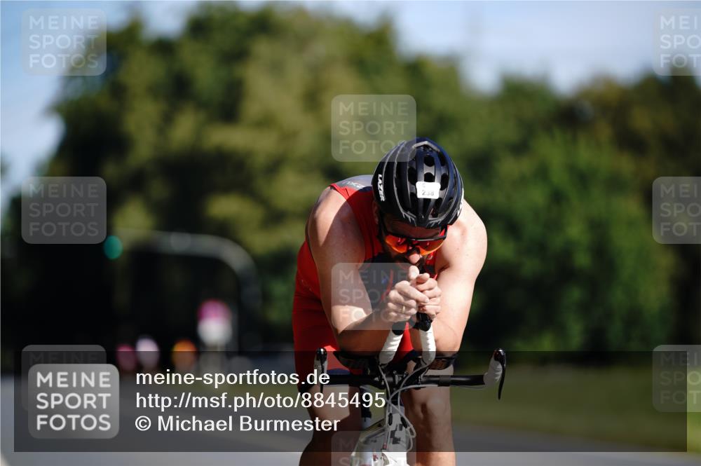 07.09.2025 - 19. Norderstedt Triathlon Michael Burmester http://msf.ph/oto/8845495 07.09.2025 11:04:55 Radfahren 238 meine-sportfotos.de