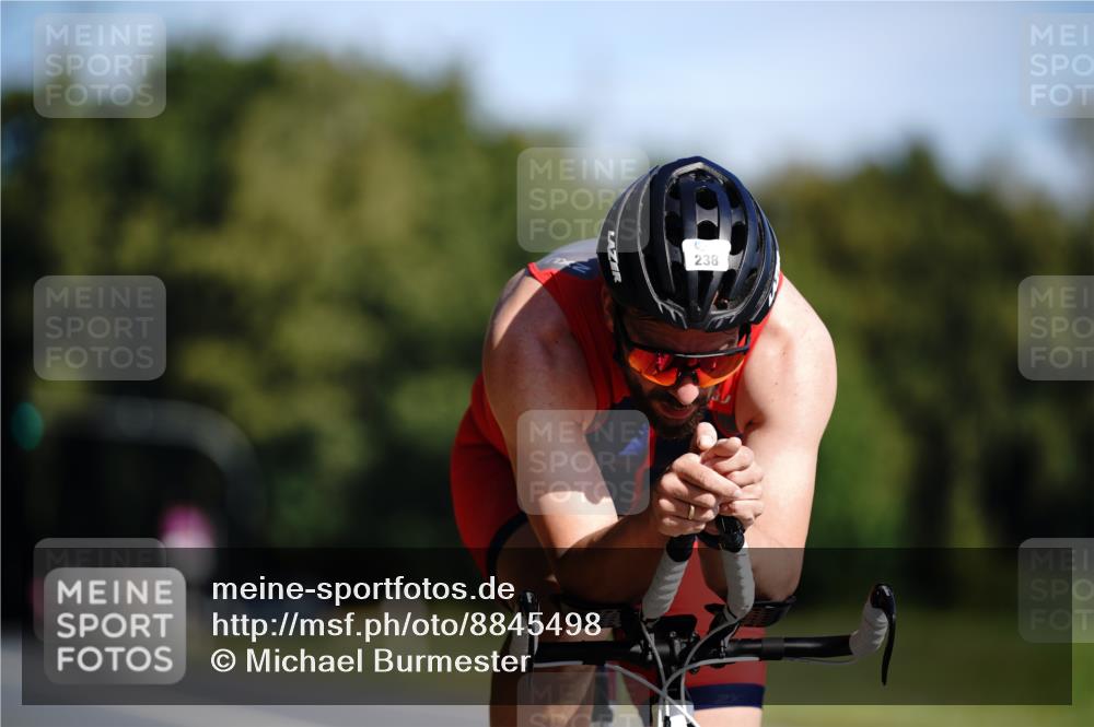 07.09.2025 - 19. Norderstedt Triathlon Michael Burmester http://msf.ph/oto/8845498 07.09.2025 11:04:56 Radfahren 238 meine-sportfotos.de