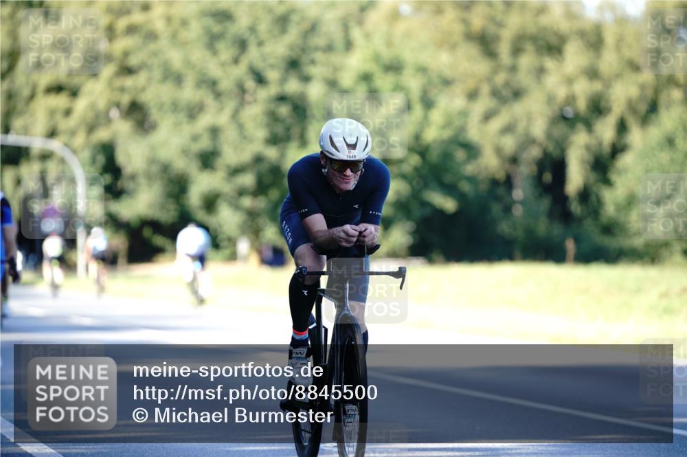 07.09.2025 - 19. Norderstedt Triathlon Michael Burmester http://msf.ph/oto/8845500 07.09.2025 16:05:32 Radfahren 923, 1084, 1549, 1550, 1564, 1631 meine-sportfotos.de