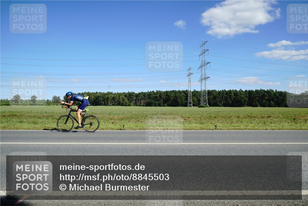07.09.2025 - 19. Norderstedt Triathlon Michael Burmester http://msf.ph/oto/8845503 07.09.2025 15:01:46 Radfahren 443, 1481 meine-sportfotos.de