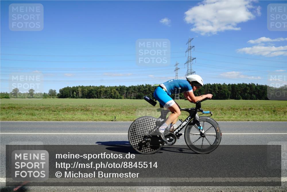 07.09.2025 - 19. Norderstedt Triathlon Michael Burmester http://msf.ph/oto/8845514 07.09.2025 15:01:55 Radfahren 441 meine-sportfotos.de