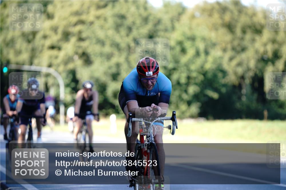 07.09.2025 - 19. Norderstedt Triathlon Michael Burmester http://msf.ph/oto/8845523 07.09.2025 16:05:34 Radfahren 923, 1084, 1092, 1411, 1549, 1550, 1564, 1569, 1630, 1631 meine-sportfotos.de