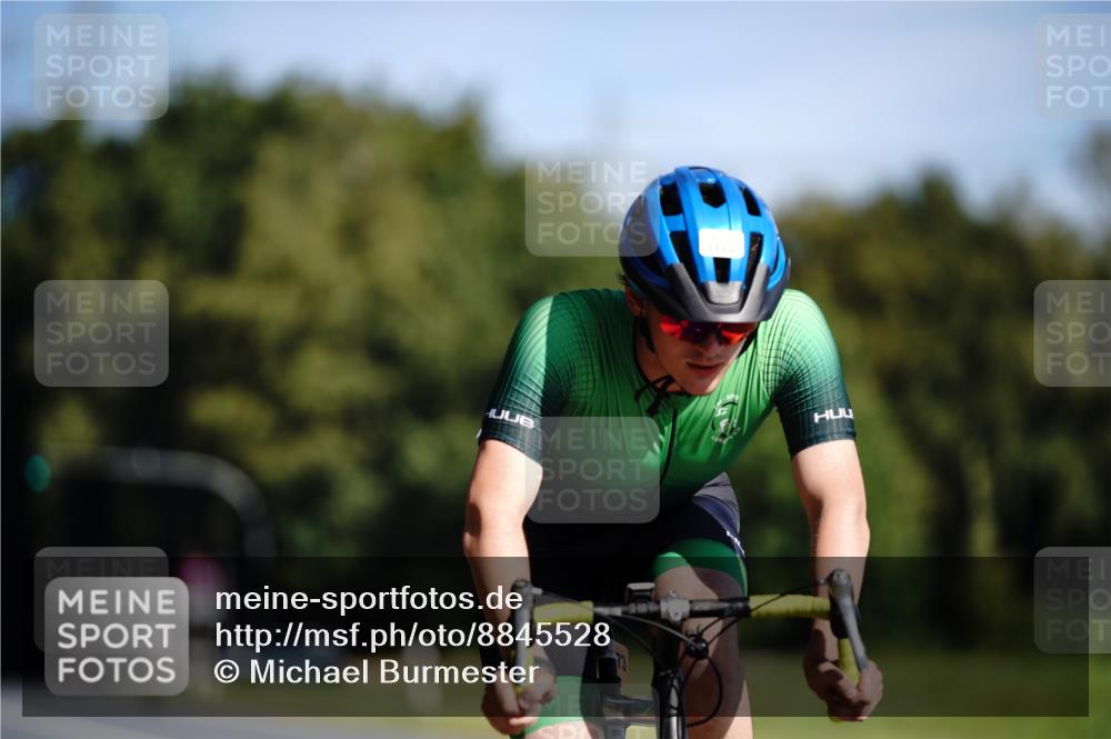 07.09.2025 - 19. Norderstedt Triathlon Michael Burmester http://msf.ph/oto/8845528 07.09.2025 11:05:15 Radfahren 1173 meine-sportfotos.de