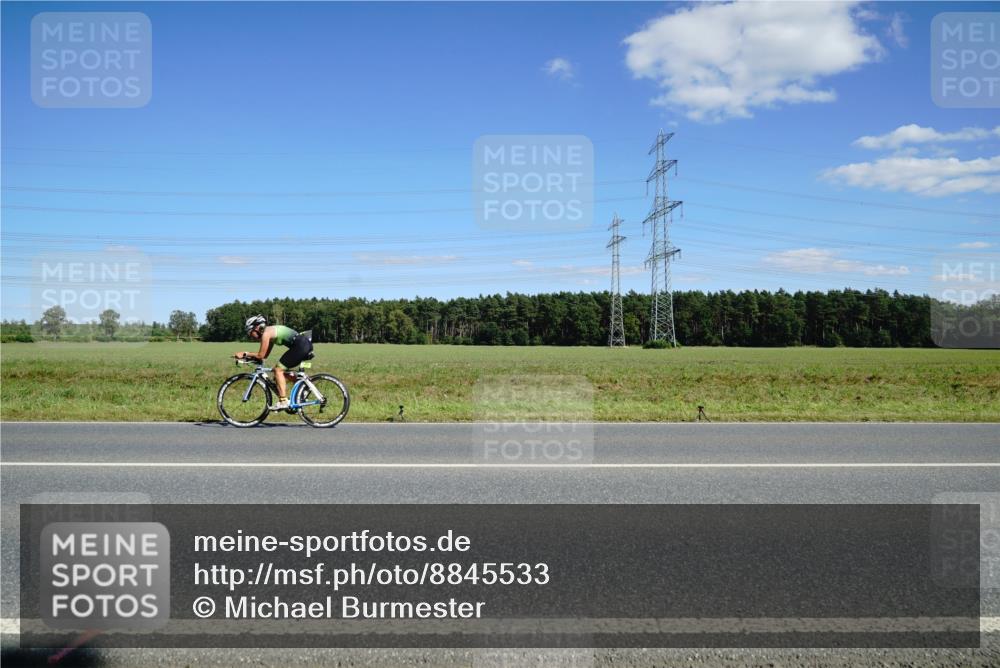 07.09.2025 - 19. Norderstedt Triathlon Michael Burmester http://msf.ph/oto/8845533 07.09.2025 15:02:13 Radfahren 478, 1496, 1502 meine-sportfotos.de