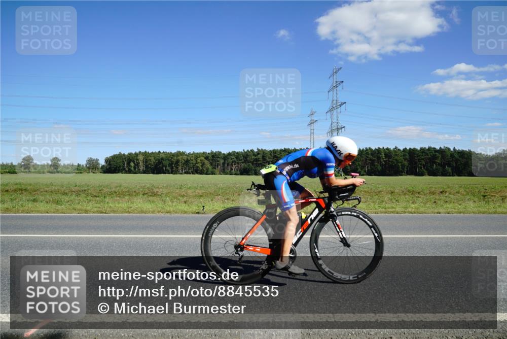 07.09.2025 - 19. Norderstedt Triathlon Michael Burmester http://msf.ph/oto/8845535 07.09.2025 15:02:14 Radfahren 465, 478, 1496, 1502 meine-sportfotos.de