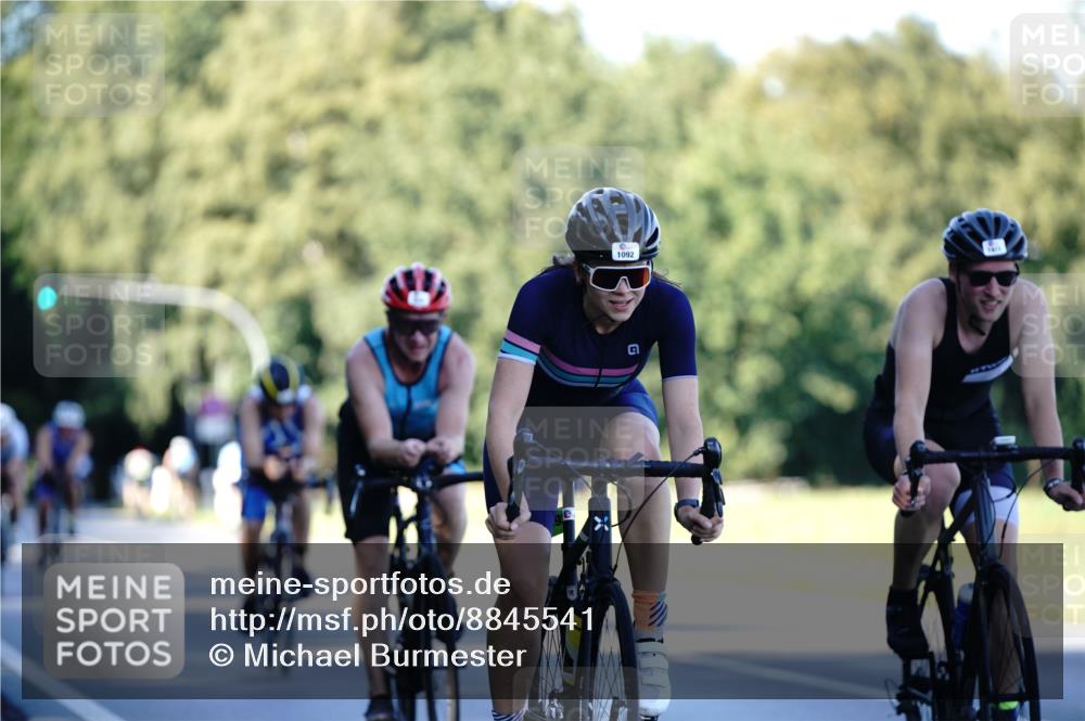 07.09.2025 - 19. Norderstedt Triathlon Michael Burmester http://msf.ph/oto/8845541 07.09.2025 16:05:35 Radfahren 923, 1084, 1092, 1411, 1549, 1550, 1564, 1569, 1630, 1631 meine-sportfotos.de