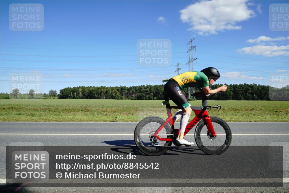 07.09.2025 - 19. Norderstedt Triathlon Michael Burmester http://msf.ph/oto/8845542 07.09.2025 15:02:14 Radfahren 465, 478, 1496, 1502 meine-sportfotos.de