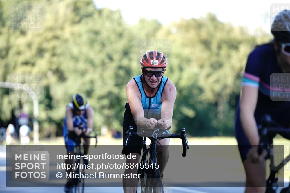 07.09.2025 - 19. Norderstedt Triathlon Michael Burmester http://msf.ph/oto/8845545 07.09.2025 16:05:36 Radfahren 903, 1092, 1411, 1549, 1550, 1564, 1569, 1630, 1631 meine-sportfotos.de