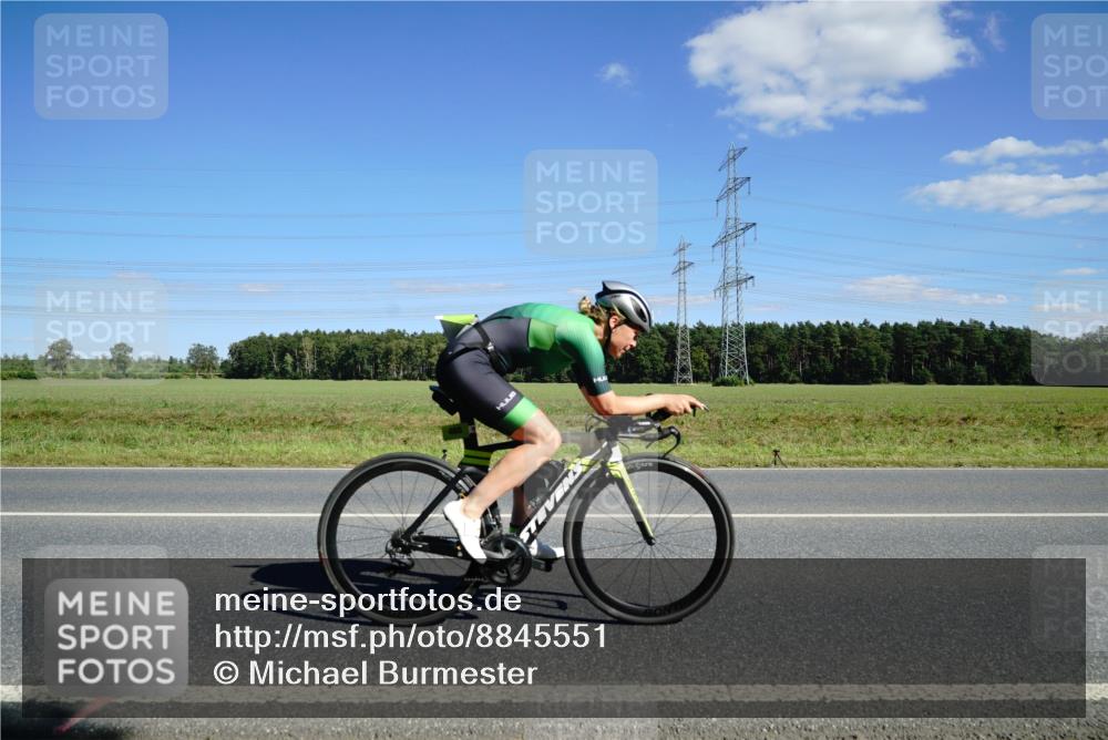 07.09.2025 - 19. Norderstedt Triathlon Michael Burmester http://msf.ph/oto/8845551 07.09.2025 15:02:17 Radfahren 465, 478, 1496, 1502 meine-sportfotos.de