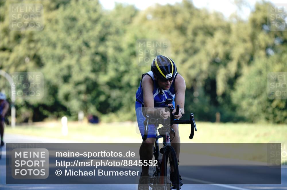 07.09.2025 - 19. Norderstedt Triathlon Michael Burmester http://msf.ph/oto/8845552 07.09.2025 16:05:37 Radfahren 903, 1092, 1411, 1550, 1564, 1569, 1603, 1630, 1631 meine-sportfotos.de