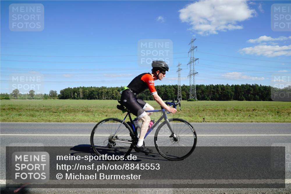 07.09.2025 - 19. Norderstedt Triathlon Michael Burmester http://msf.ph/oto/8845553 07.09.2025 15:02:22 Radfahren 476, 970 meine-sportfotos.de