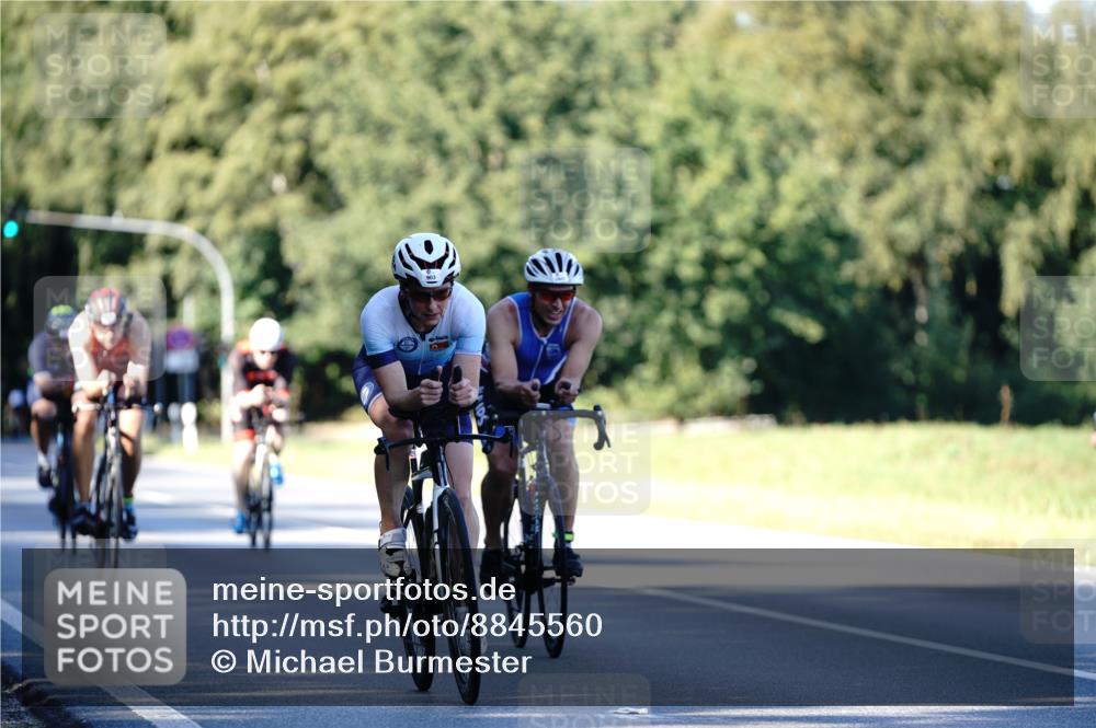 07.09.2025 - 19. Norderstedt Triathlon Michael Burmester http://msf.ph/oto/8845560 07.09.2025 16:05:38 Radfahren 362, 521, 903, 1092, 1411, 1550, 1569, 1603, 1630 meine-sportfotos.de