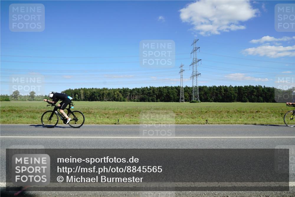 07.09.2025 - 19. Norderstedt Triathlon Michael Burmester http://msf.ph/oto/8845565 07.09.2025 15:02:27 Radfahren  meine-sportfotos.de