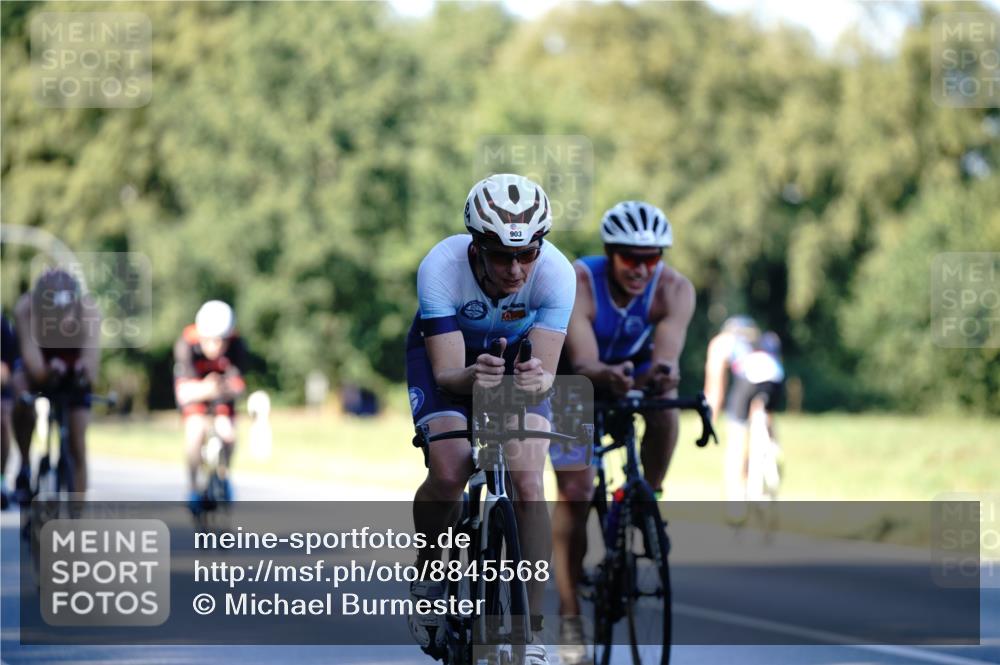 07.09.2025 - 19. Norderstedt Triathlon Michael Burmester http://msf.ph/oto/8845568 07.09.2025 16:05:39 Radfahren 362, 521, 864, 903, 1092, 1411, 1569, 1603, 1630 meine-sportfotos.de