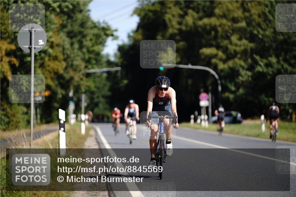 07.09.2025 - 19. Norderstedt Triathlon Michael Burmester http://msf.ph/oto/8845569 07.09.2025 11:05:55 Radfahren 1172 meine-sportfotos.de
