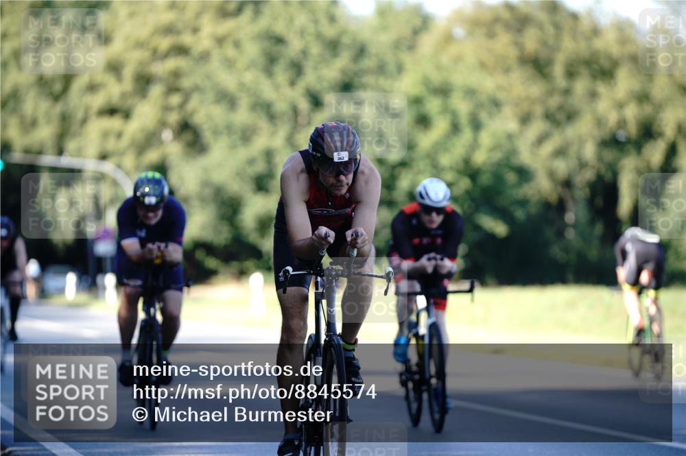 07.09.2025 - 19. Norderstedt Triathlon Michael Burmester http://msf.ph/oto/8845574 07.09.2025 16:05:40 Radfahren 362, 521, 864, 903, 929, 1569, 1603, 1630 meine-sportfotos.de