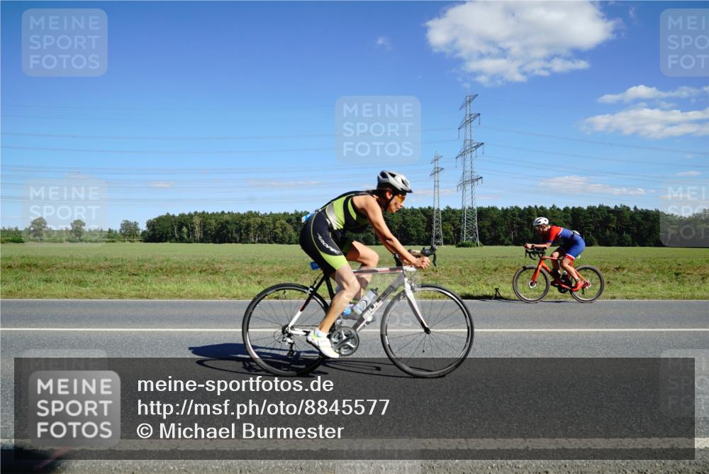 07.09.2025 - 19. Norderstedt Triathlon Michael Burmester http://msf.ph/oto/8845577 07.09.2025 15:02:35 Radfahren 374, 450, 1422 meine-sportfotos.de