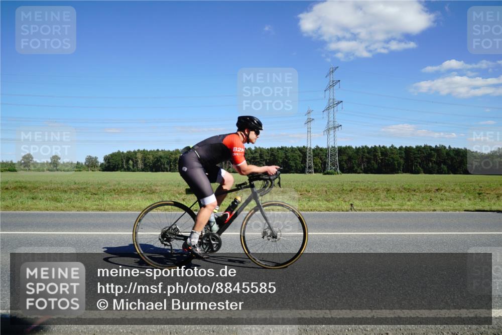 07.09.2025 - 19. Norderstedt Triathlon Michael Burmester http://msf.ph/oto/8845585 07.09.2025 15:02:40 Radfahren 896, 968, 1414 meine-sportfotos.de