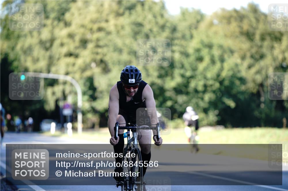 07.09.2025 - 19. Norderstedt Triathlon Michael Burmester http://msf.ph/oto/8845586 07.09.2025 16:05:42 Radfahren 362, 521, 864, 903, 929, 1603 meine-sportfotos.de