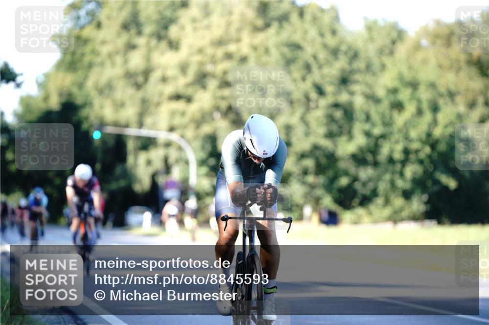 07.09.2025 - 19. Norderstedt Triathlon Michael Burmester http://msf.ph/oto/8845593 07.09.2025 16:05:46 Radfahren 929, 939, 1460 meine-sportfotos.de