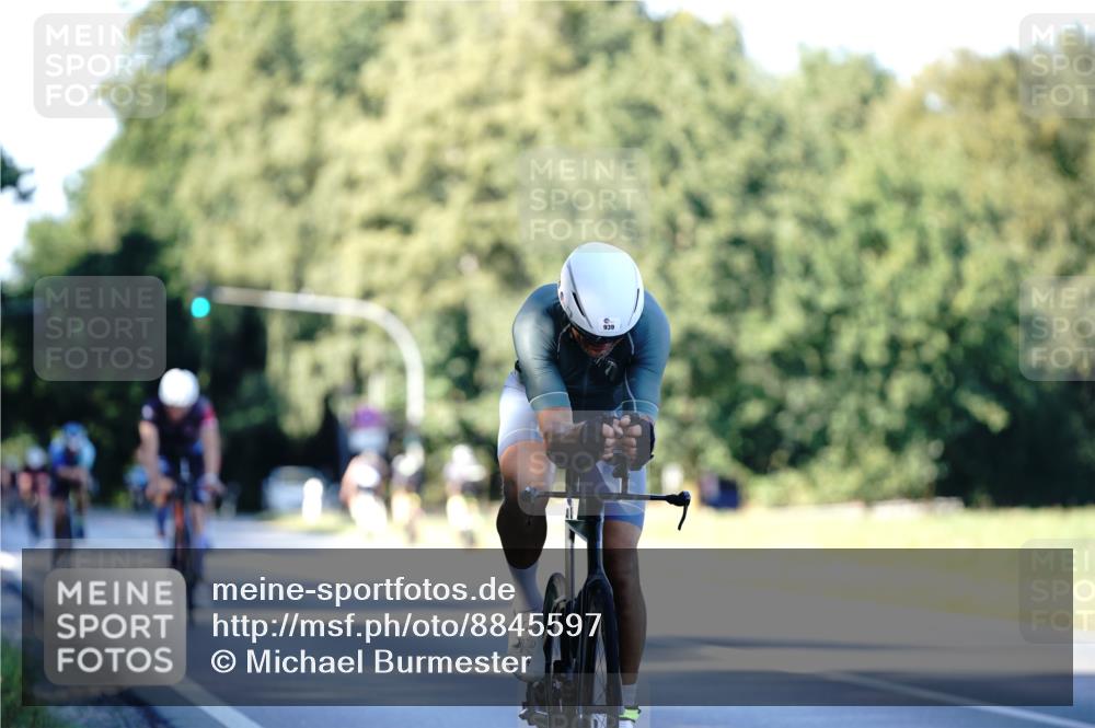 07.09.2025 - 19. Norderstedt Triathlon Michael Burmester http://msf.ph/oto/8845597 07.09.2025 16:05:46 Radfahren 929, 939, 1460 meine-sportfotos.de
